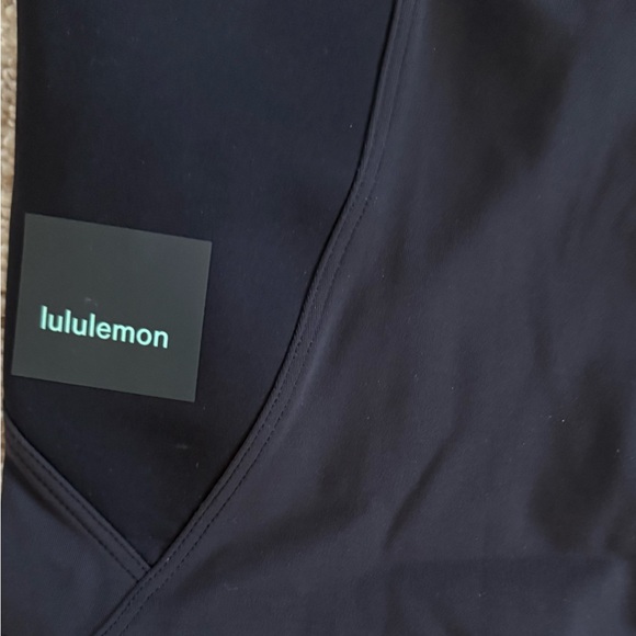 Lululemon Cargo Super High Rise Hiking Short 8” Black | Retired Edition | Size 6 - Picture 10 of 12